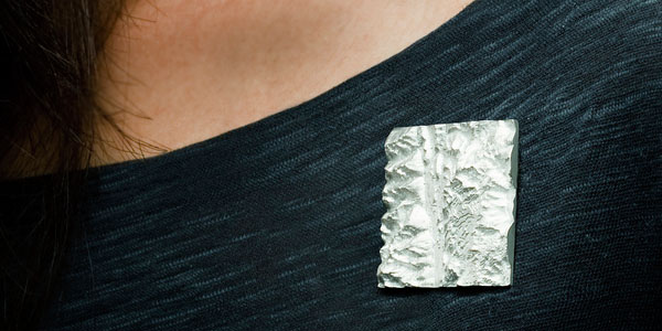 earth_brooch.jpg