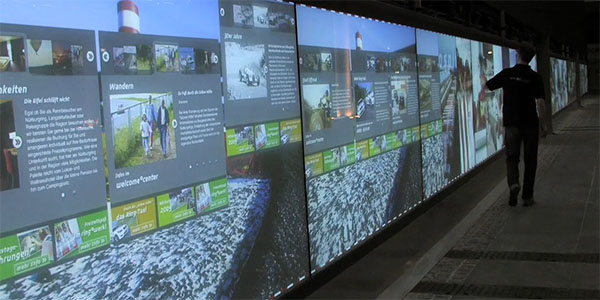 world_largest_multi_touch_wall2.jpg